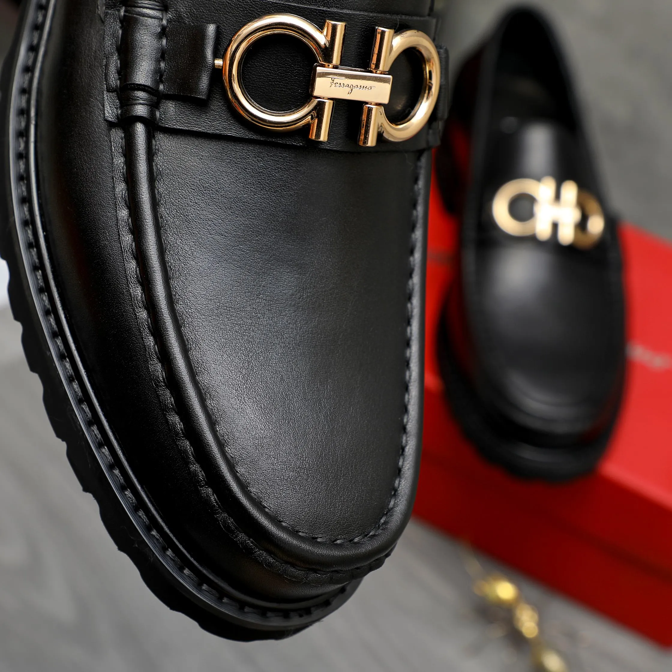 Men's shoes 💰442 Product trademark: Ferragamo "Ferragamo" business formal leather shoes Regular size: 38-46 (45.46 custom-made and non-refundable) Product materials: Selected high-quality cowhide upper, cowhide lining, non-slip rubber outsole